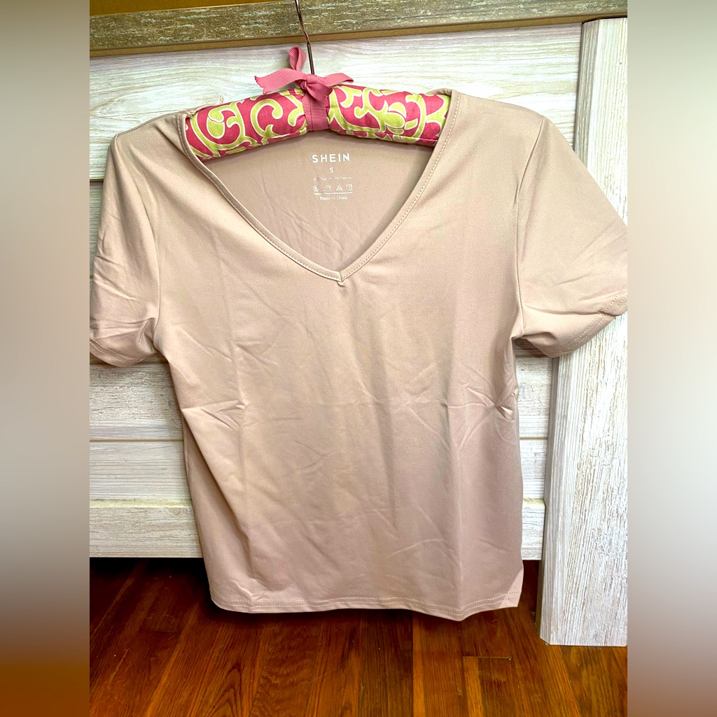 New - Never Worn - Shein Basic Tee (Small)